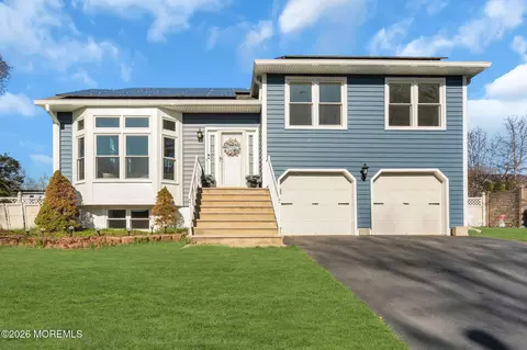 522 Woolley Dr, Neptune City, NJ 07753