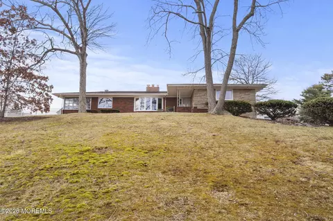 864 Breezy Oaks Dr, Toms River, NJ 08753