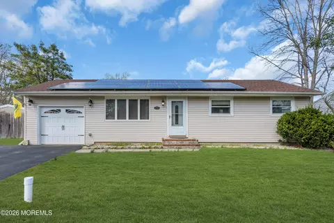 17 Anchorage Blvd, Bayville, NJ 08721