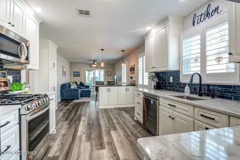 Kitchen - 4 Eric Ct, Brick, NJ 08723 photo 1 of 3