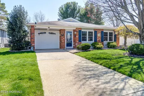 4 Eric Ct, Brick, NJ 08723