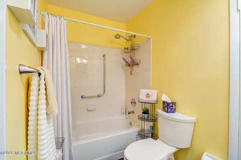 Bath - 4 Eric Ct, Brick, NJ 08723 photo 4 of 4