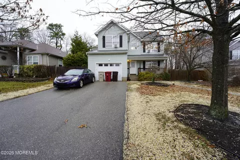 27 Lena Ct, Berkeley, NJ 08721