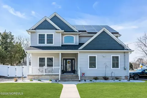 900 Gerald Dr, Toms River, NJ 08753