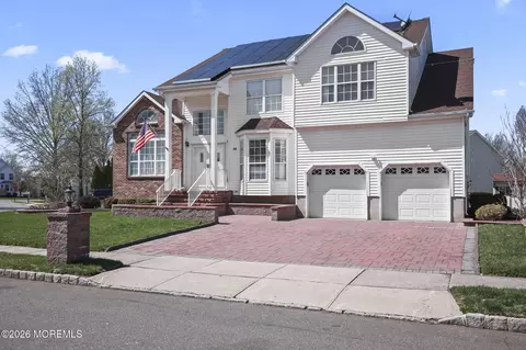 30 Terrier Pl, Kendall Park, NJ 08824