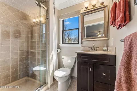 Bath - 179 Docare Rd, Jackson, NJ 08527 photo 2 of 3