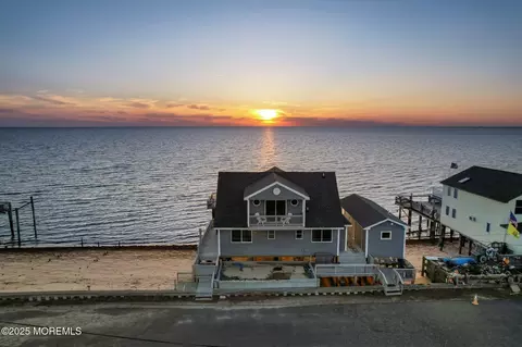 27 S Beach Dr, Cape May Court House, NJ 08210