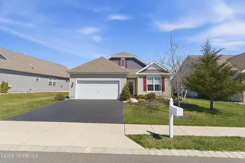16 Raccoon Ln, Barnegat, NJ 08005