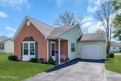 22 Farnworth Close #1000, Freehold, NJ 07728