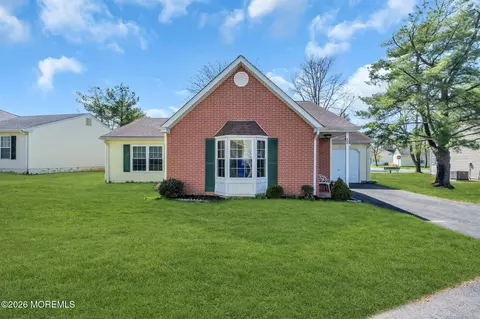 22 Farnworth Close #1000, Freehold, NJ 07728