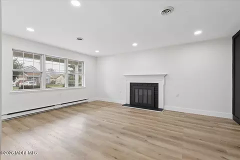 15 Buckingham Dr N, Manchester, NJ 08759