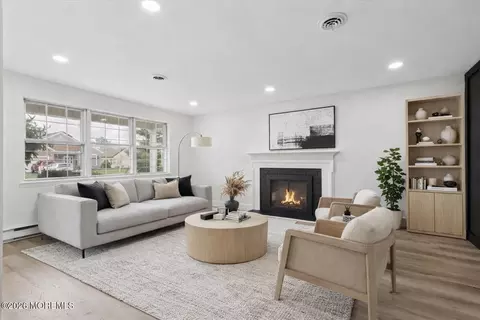 15 Buckingham Dr N, Manchester, NJ 08759