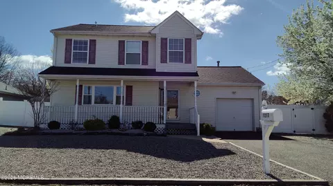 1217 Spray Ave, Beachwood, NJ 08722