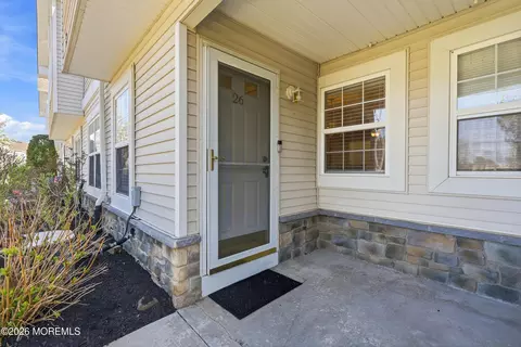 26 Forrest Ct, Tinton Falls, NJ 07753