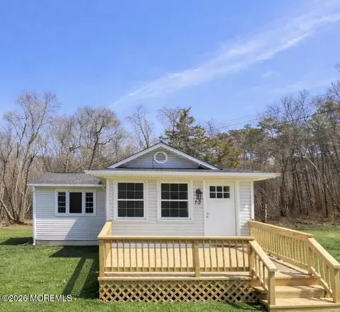 13 Pittenger Pond Rd, Freehold, NJ 07728