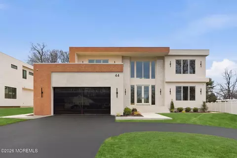 44 Whalepond Rd, Oakhurst, NJ 07755
