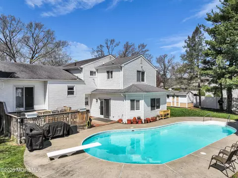 15 Rosewood Ln, Monroe, NJ 08831