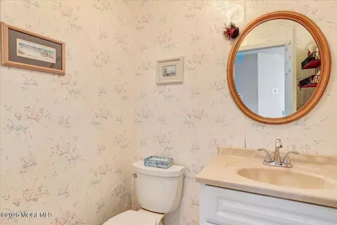 Bath - 1207 Capstan Dr, Forked River, NJ 08731 photo 1 of 5