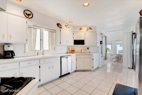 Kitchen - 1207 Capstan Dr, Forked River, NJ 08731 photo 1 of 2