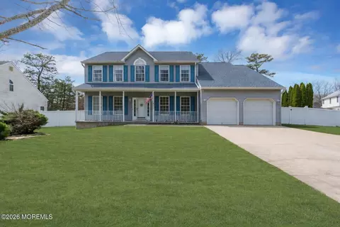 10 Brittany Dr, Bayville, NJ 08721