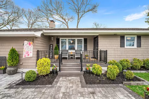 465 Commodore Dr, Forked River, NJ 08731