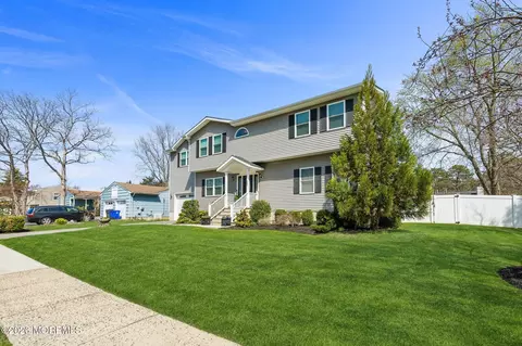 Exterior - 149 Berkeley Dr, Brick, NJ 08724 photo 2 of 5