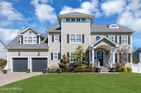5 Riverdale Ave, Monmouth Beach, NJ 07750