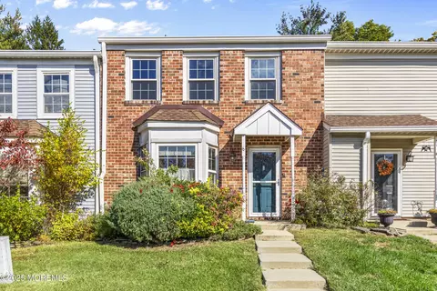 106 Wilshire Ct, Old Bridge, NJ 08857