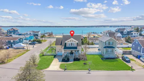 203 Riviera Dr, Toms River, NJ 08753