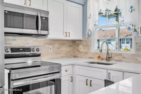69 Sunset Rd #D, Whiting, NJ 08759