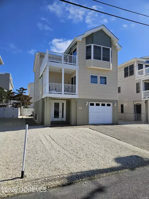 21 W 85th St, Long Beach Township, NJ 08008