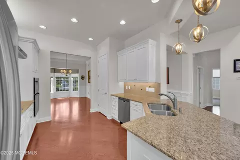 Kitchen - 5 Cameron Ct, Forked River, NJ 08731 photo 4 of 5