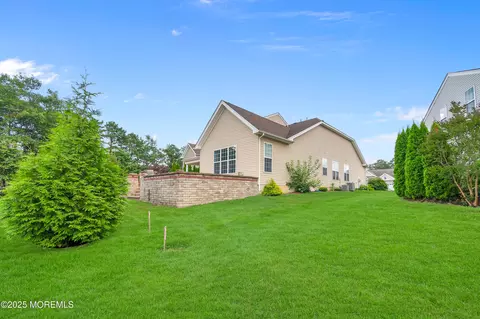Exterior - 5 Cameron Ct, Forked River, NJ 08731 photo 5 of 6