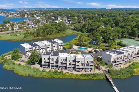 57 Bridgewaters Dr #18, Oceanport, NJ 07757