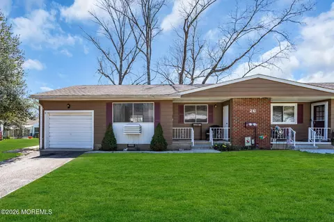26 Roosevelt City Rd # B, Whiting, NJ 08759