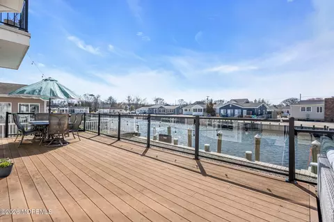 Exterior - 908 Shenandoah Dr, Forked River, NJ 08731 photo 5 of 8