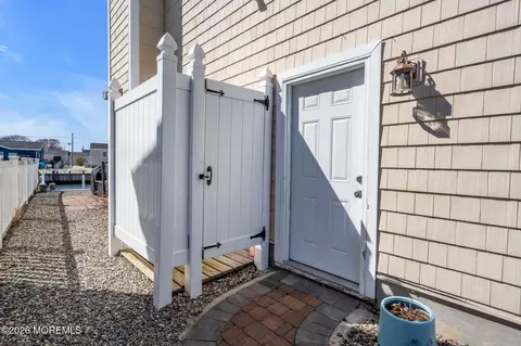 Exterior - 908 Shenandoah Dr, Forked River, NJ 08731 photo 6 of 8