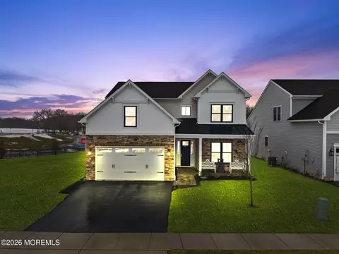 47 Crocus Dr, Manalapan, NJ 07726