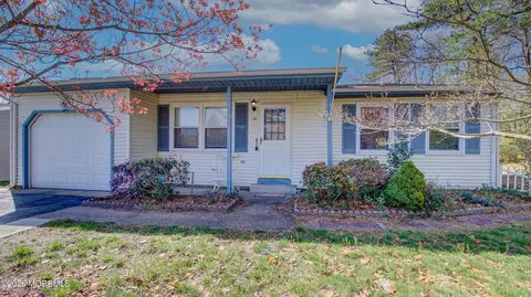 28 Westport Dr #SECTION 71, Manchester, NJ 08759