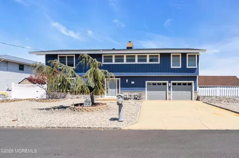 530 Bayview Dr, Toms River, NJ 08753