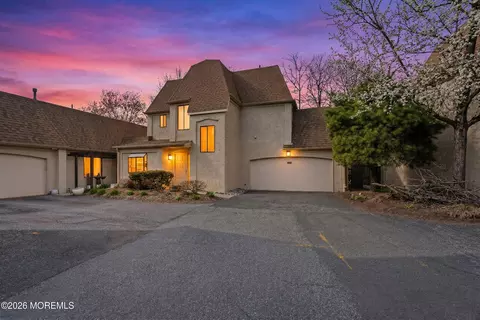 38 Carriage Pl #1038, Edison, NJ 08820