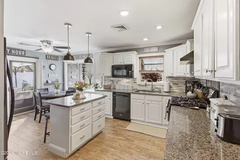 2256 Mount Hope Ln, Toms River, NJ 08753