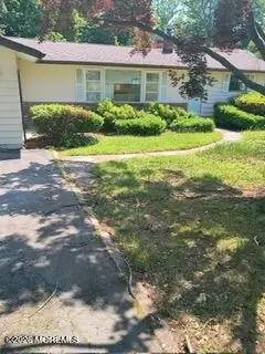 11 12 Edgewater Dr, Matawan, NJ 07747