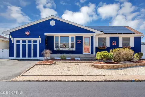 110 E Shrewsbury Dr, Little Egg Harbor, NJ 08087