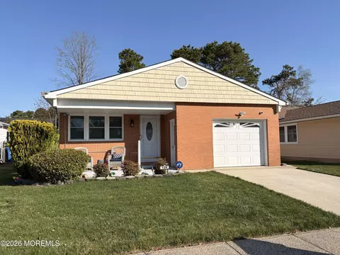 128 Freeport Blvd, Toms River, NJ 08757