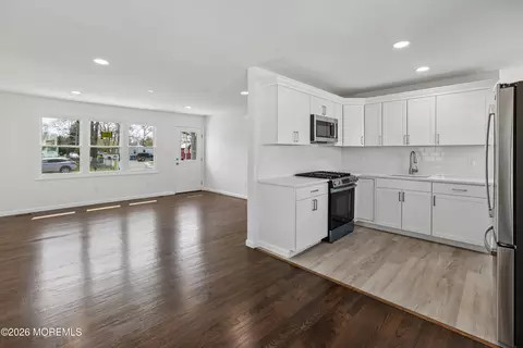 28 Gem Ave, Toms River, NJ 08755