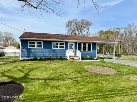 28 Gem Ave, Toms River, NJ 08755
