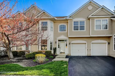 235 Shinnecock Dr, Manalapan, NJ 07726