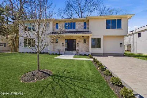 152 Ampere Ave, Oakhurst, NJ 07755