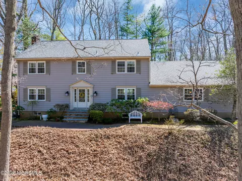 190 Deepdale Dr, Middletown, NJ 07748